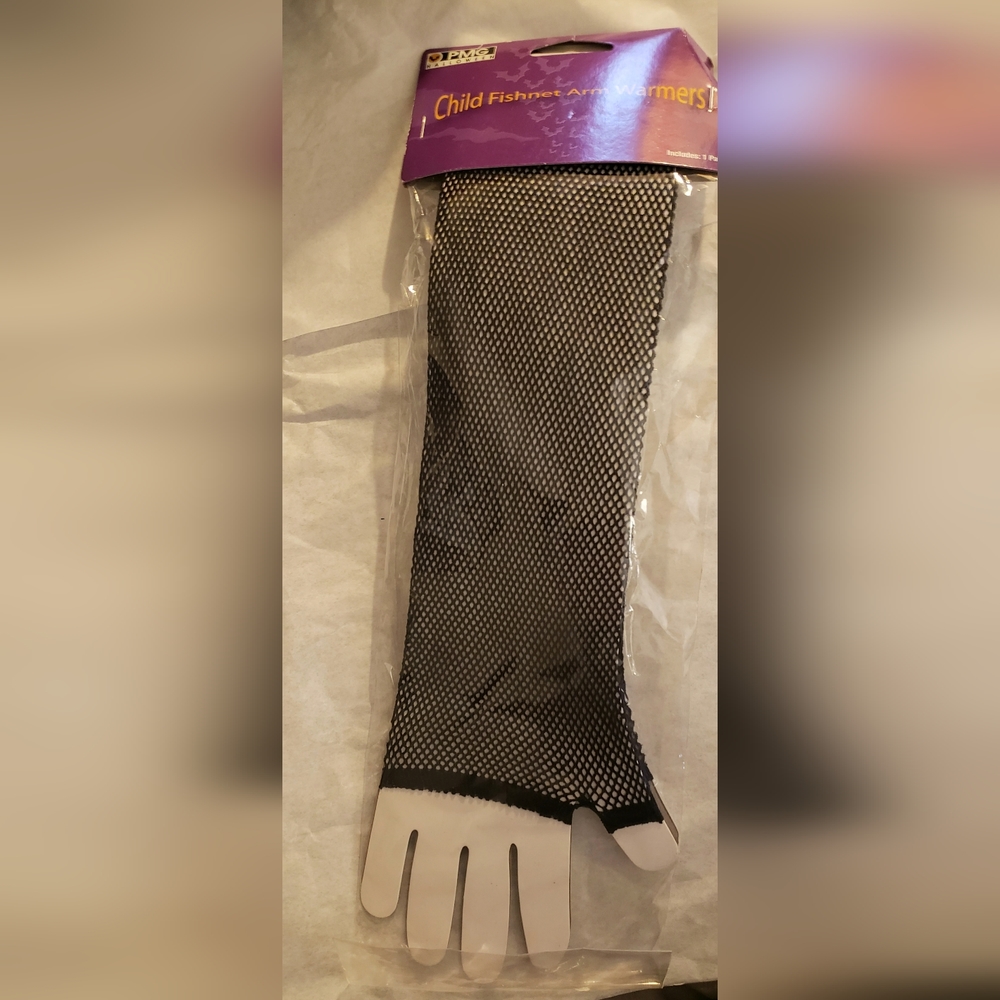 Child Fishnet Arm warmers 3/$25